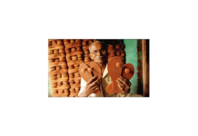 Babri demolition 25th year: Ayodhya Muslims make garlands for Hindu devotees