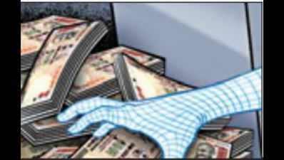 58 lakh in new 2,000 notes confiscated; 8 detained