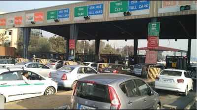 Card swipe hiccups turn e-way toll-free in rush hour