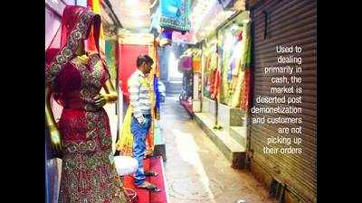 Cash crunch hits Chandni Chowk’s bridal market this wedding season
