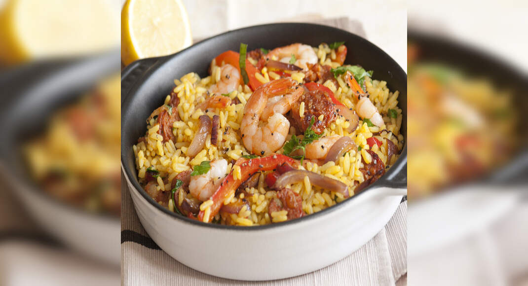 One-Pot Spanish Rice and Prawns Recipe: How to Make One-Pot Spanish Rice and Prawns Recipe | Homemad