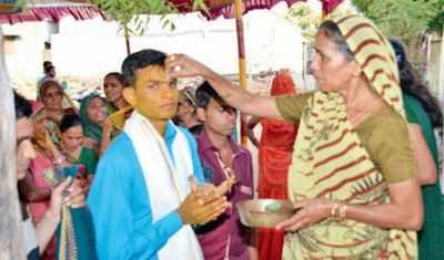 Dhrangadhra widow performs rituals at daughter's wedding