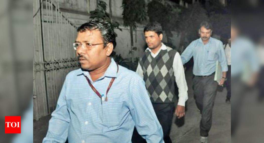 ED raids banks, hawala links of some officials under scanner | Kolkata ...