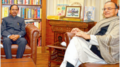 CM meets FM Jaitley, seeks Rs 450 crore for state