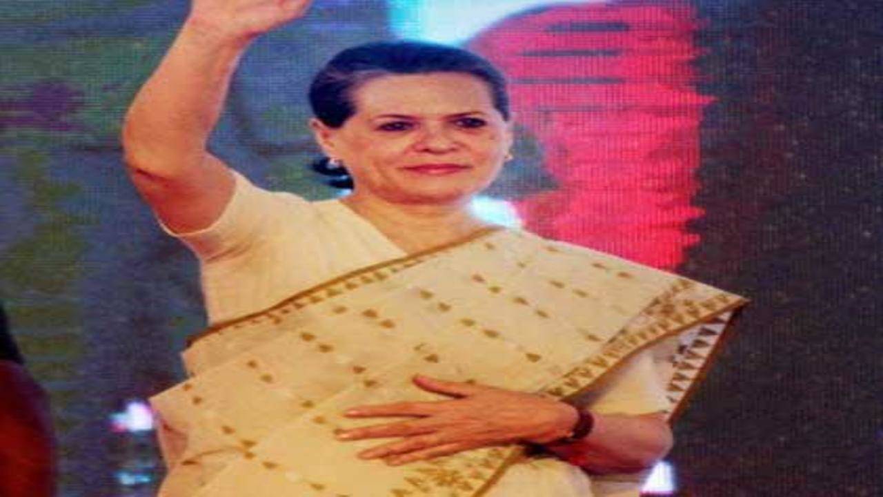 X \ Telangana Youth Congress على X: Smt.Sonia Gandhi has led the Congress  Party with grace and dignity. Her contribution to the party and the nation  is immense. We in the Congress