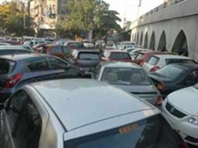 Illegal Parking At Panvel Station Upsets Commuters Navi