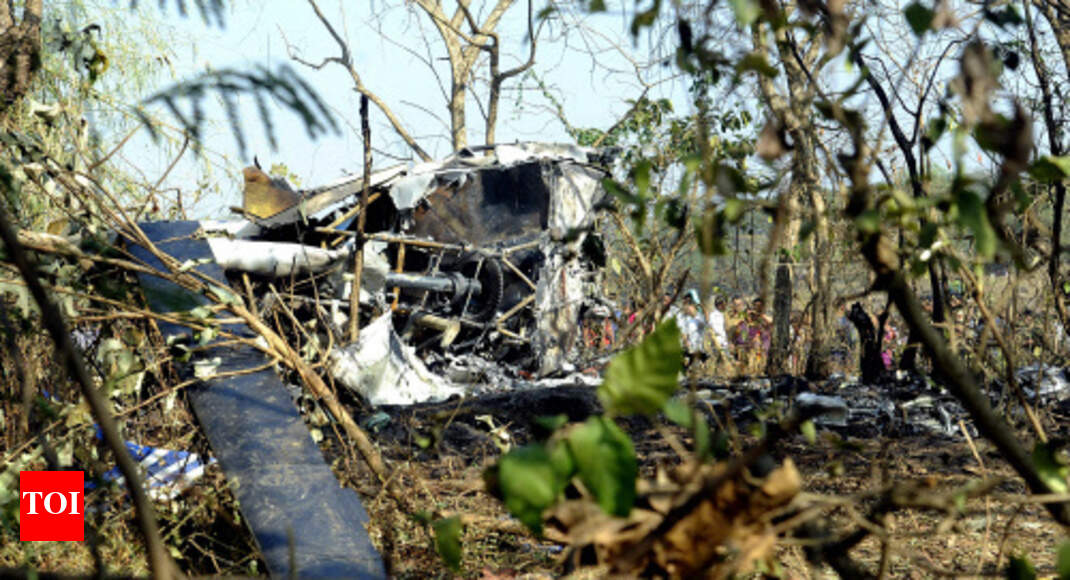 ‘Joyride’ copter crashes in north Mumbai Pilot dead, 3 injured