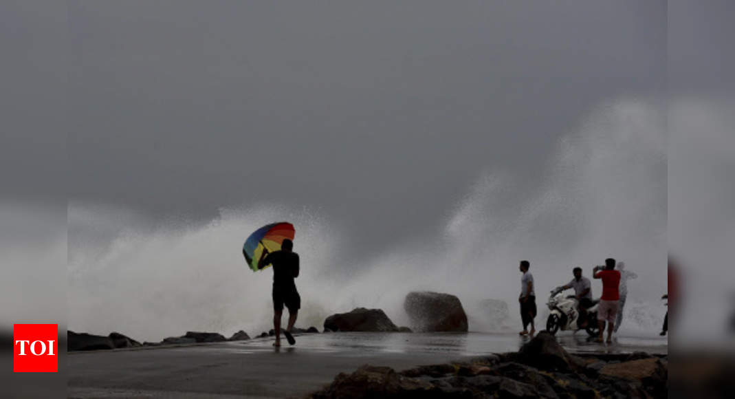 Cyclone in Chennai: 'Very severe' cyclonic storm to pummel Chennai ...