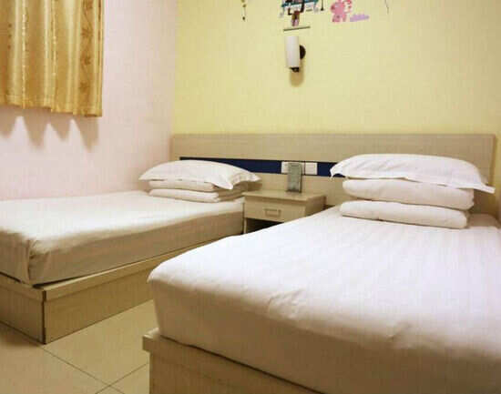 Happy Dragon Hostel