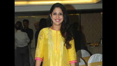Ranjini Jose sizzled in silk lemon yellow kurtha at Jyotsna's album launch