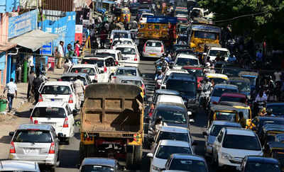 Tamil Nadu chief minister caught in Chennai traffic jam | Chennai News -  Times of India