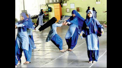 No entry for mobiles, TV and men in this Mumbra madrassa for girls