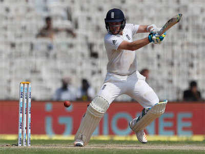 5th Test, Chennai: India feel the sting of English tail