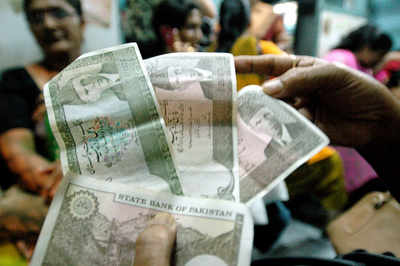 Pakistan senate adopts resolution to withdraw Rs 5000 banknotes