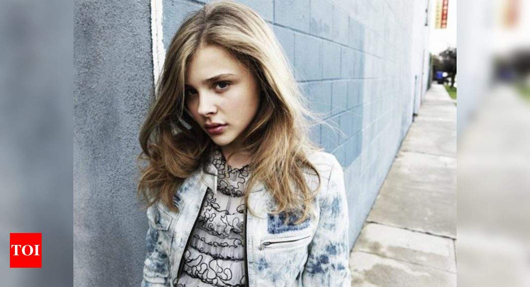 How old is Chloe Moretz, his height, his weight.