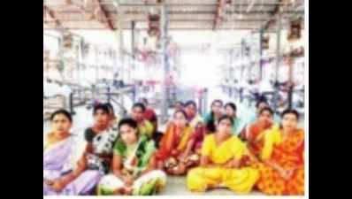 Weavers in Paithan close to crossing digital threshold
