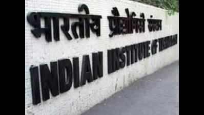 IIT scholars continue agitation
