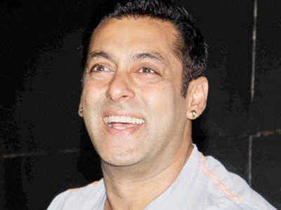 Salman Khan visits slum as part of drive against open defecation ...