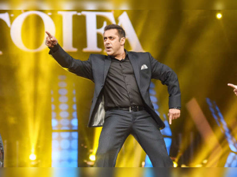 Salman Khan's funniest tweets that will make you laugh out loud | Hindi ...
