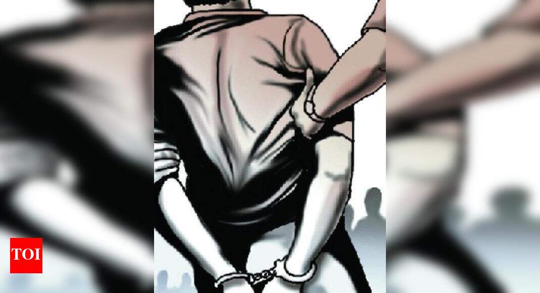 Azad Maidan Police: Mumbai: Azad Maidan police arrest driver on charges ...