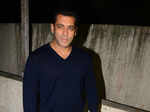 Salman Khan watches Dangal