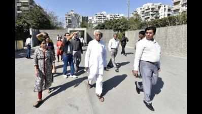 Bodakdev park: Ex-BJP MLA Kanu Kalsaria joins protesters