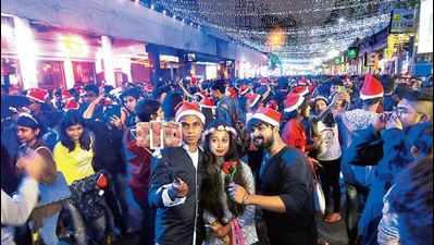 Kolkata converges on Park St for Christmas party