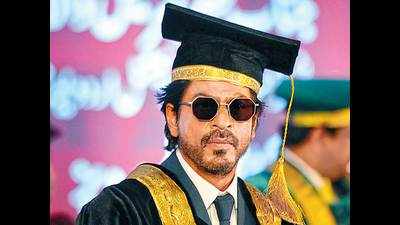 Nostalgic at Manuu, SRK doles out some life lessons