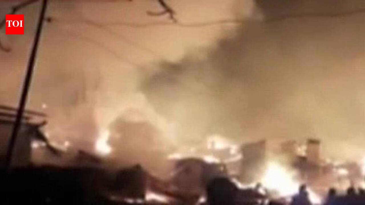 Massive fire rips through Handwara, 18 structures burnt down