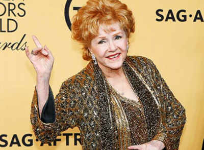 Debbie Reynolds passes away a day after daughter Carrie Fisher ...