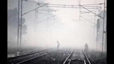 Dense fog delays trains, planes in capital
