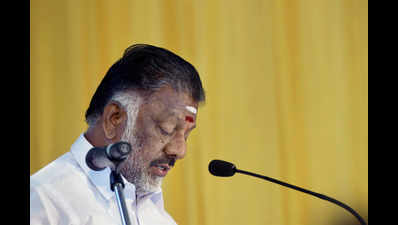 It’s the duty of Puratchi Thalaivi Amma’s govt to protect farmers, Panneerselvam says