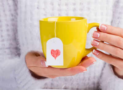 You can fix your broken nail with a tea bag!