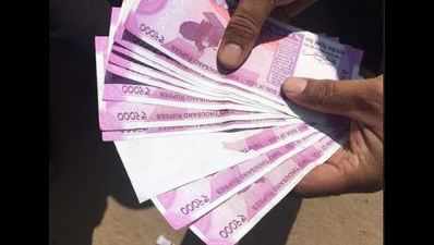 Bengaluru: Rs 2000 notes without Gandhi image found in Anekal
