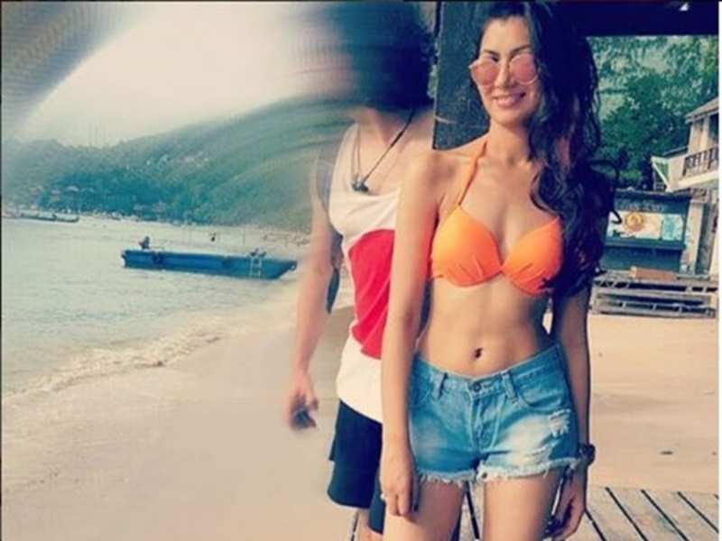 Kumkum Bhagya S Pragya Aka Sriti Jha Looks Hot In A Bikini See Pic Times Of India