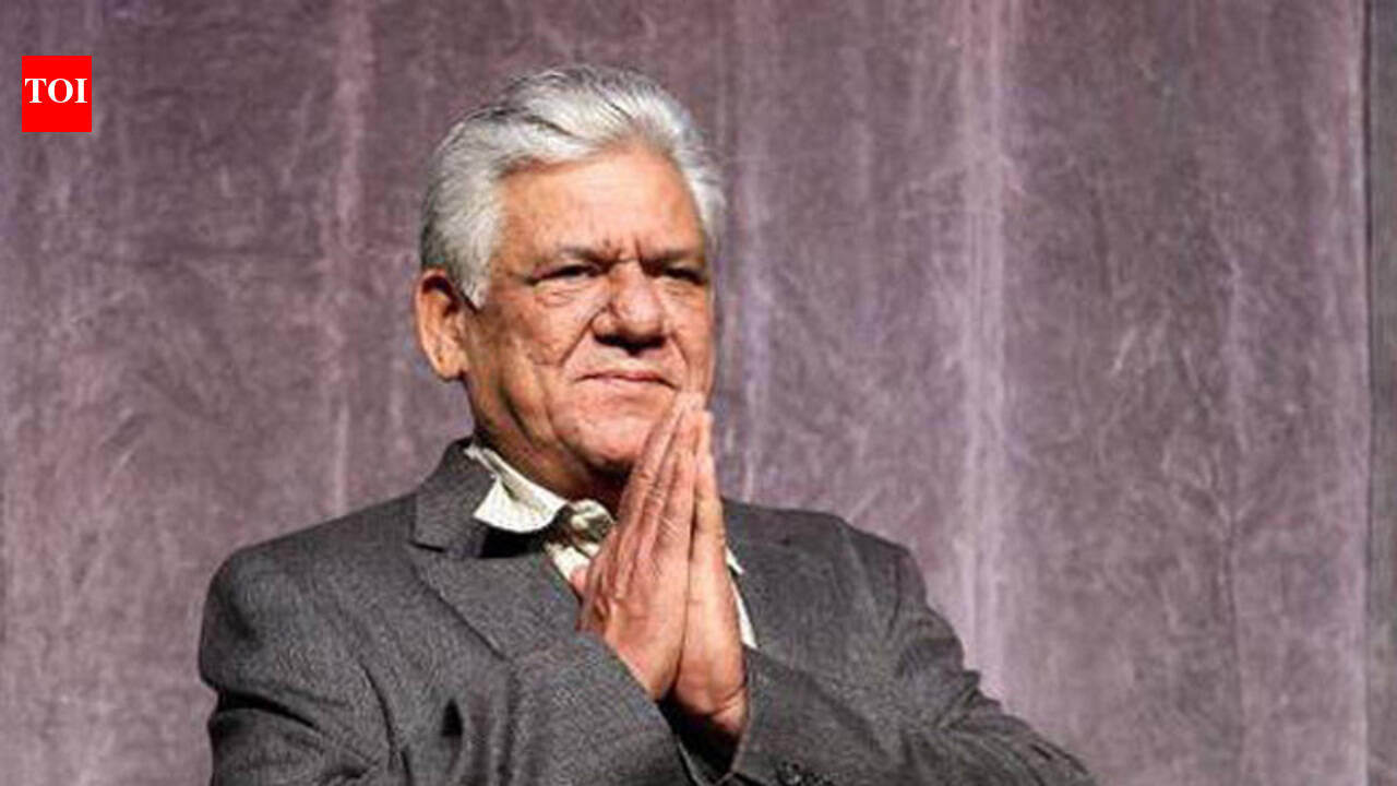 Om Puri's last rites: Stars attend to pay final respects