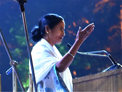 Post arrests, wary Mamata Banerjee asks MPs to tread with caution
