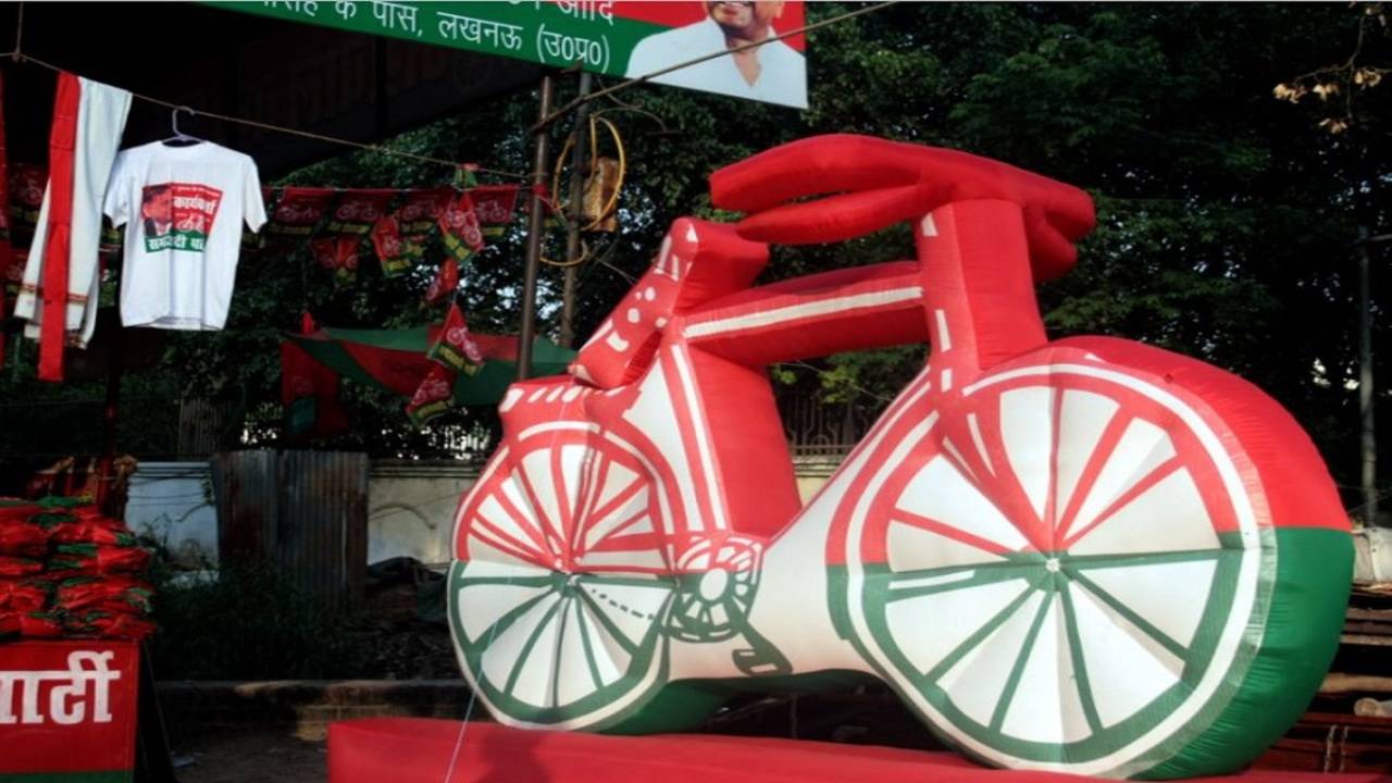 Akhilesh Yadav gets the cycle, but are poll symbols dumbing down our  elections?