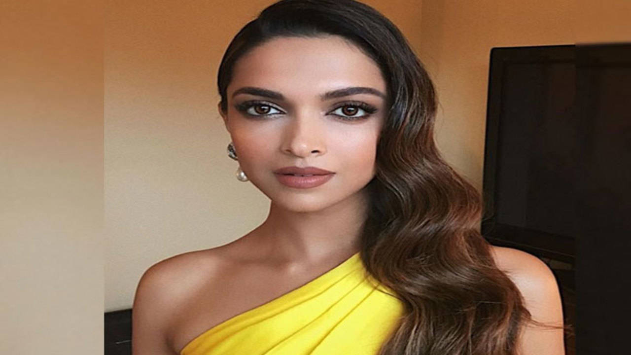 Inside Pics: Deepika Padukone attends Golden Globes after-party | English  Movie News - Times of India