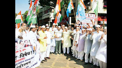 Congress, NCP protest against note ban