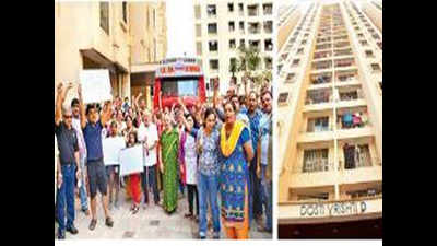 No water, Thane society residents lock up builder