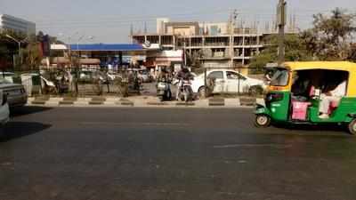 Sarita Vihar: Shortcut for Two-wheelers