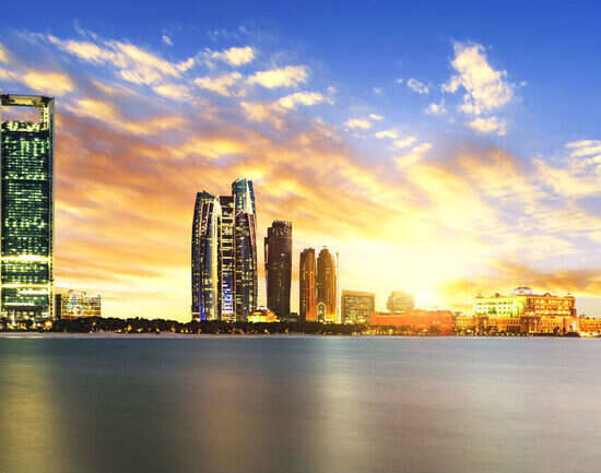 Exploring Abu Dhabi&mdash;by land, sea and air