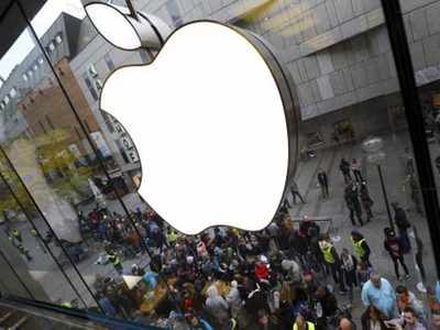 Top level exits plague Apple in India