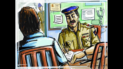 Elderly woman duped by fake cops in Indore