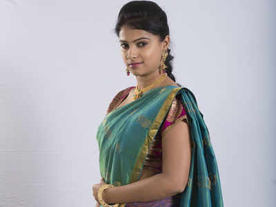 Kavitha to play her first negative role in Neeli