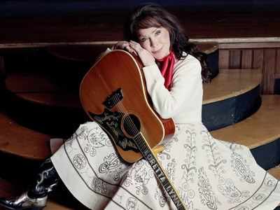 Loretta Lynn Set For Country Music Hall Of Fame Exhibit Honour 