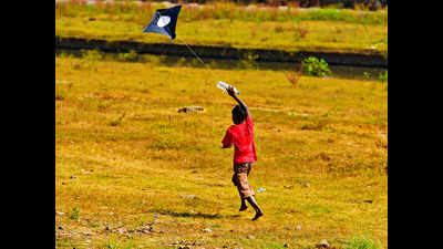 Bhogi fire warms homes, kite battles rule skies as festive spirit of Sankranti spreads