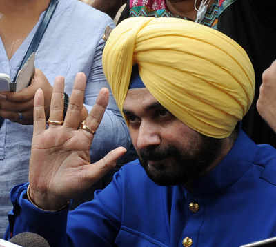 Navjot Singh Sidhu is 100% in Congress, will contest elections: Capt Amarinder