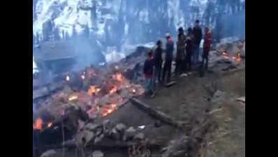 56 houses gutted in a fire in Himachal Pradesh